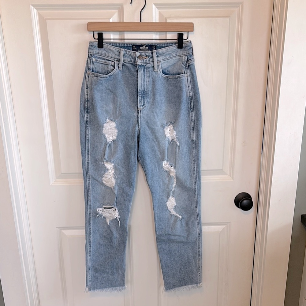 Hollister Curvy High Rise Mom Jeans Size 5 Short